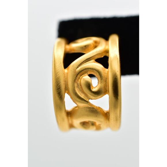Givenchy Vintage Hoop Earrings Brushed Gold Chunky Swirl Matte Signed 1980s 9I - Picture 6 of 12